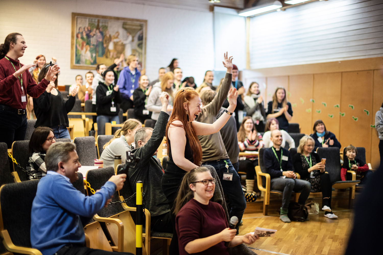 Öppna bilden i större format Engagerad publik i biskopsshowen.