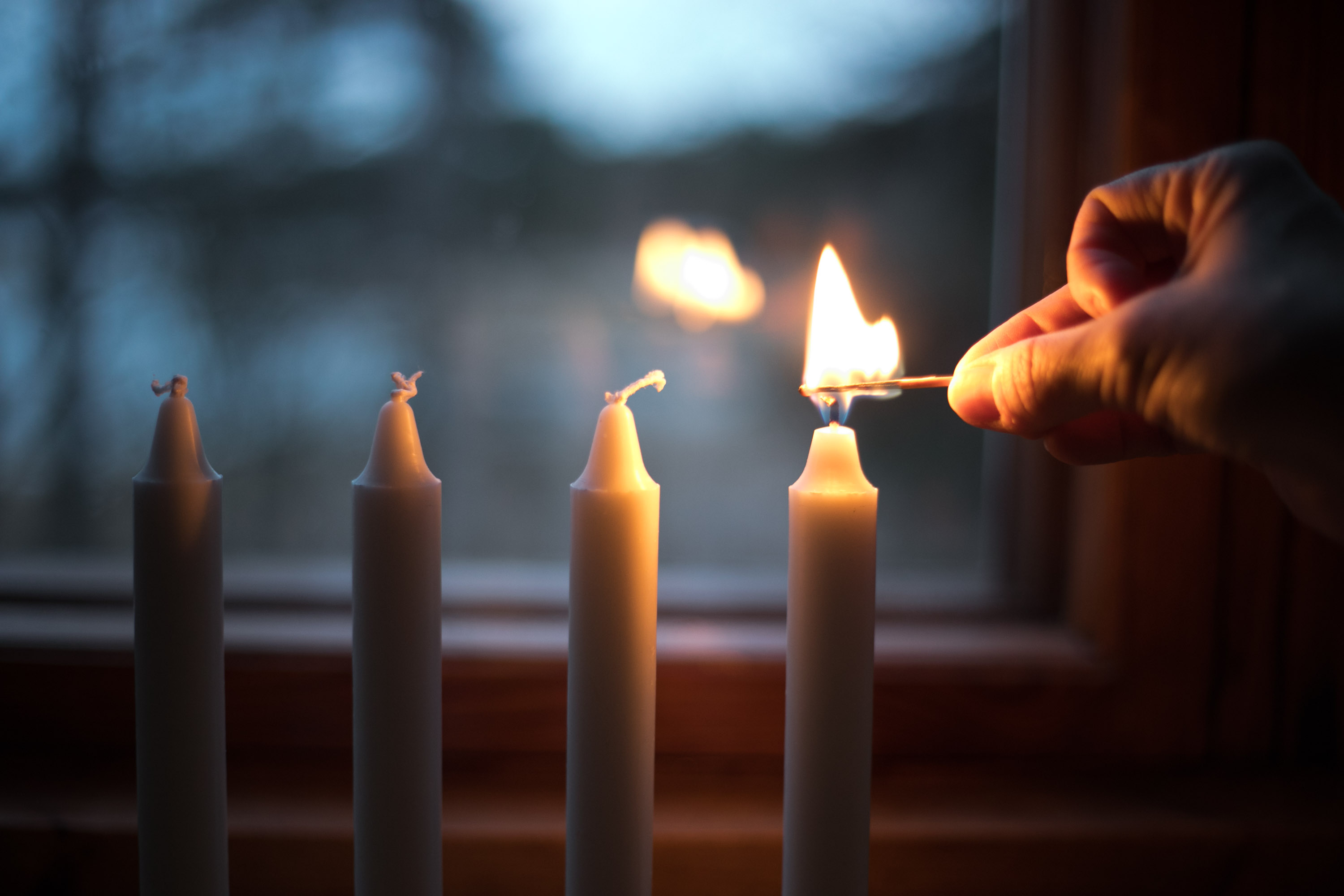 1. adventin messu Maarian kirkossa Ensimmäisen adventtikynttilän sytytys.