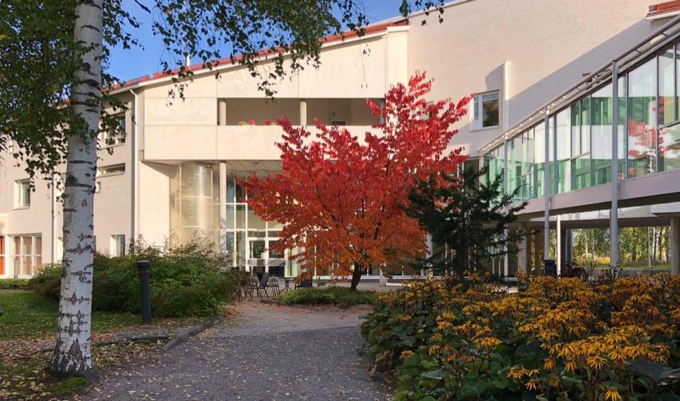 Kirkon koulutuskeskuksen rakennus Järvenpäässä.